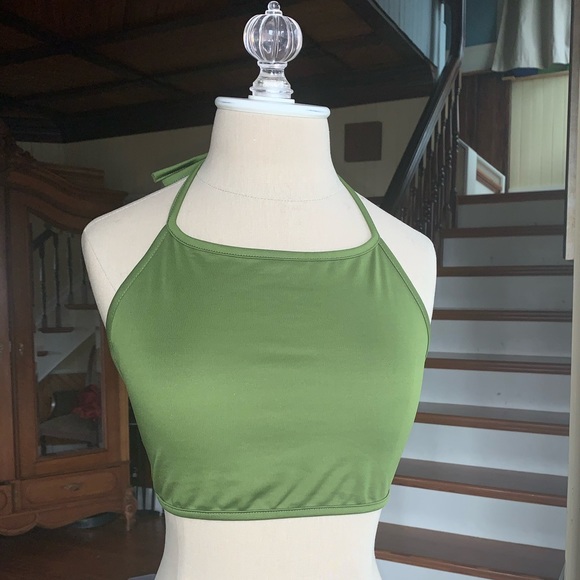 Halter tie around neck crop top 🌵 - Picture 3 of 8